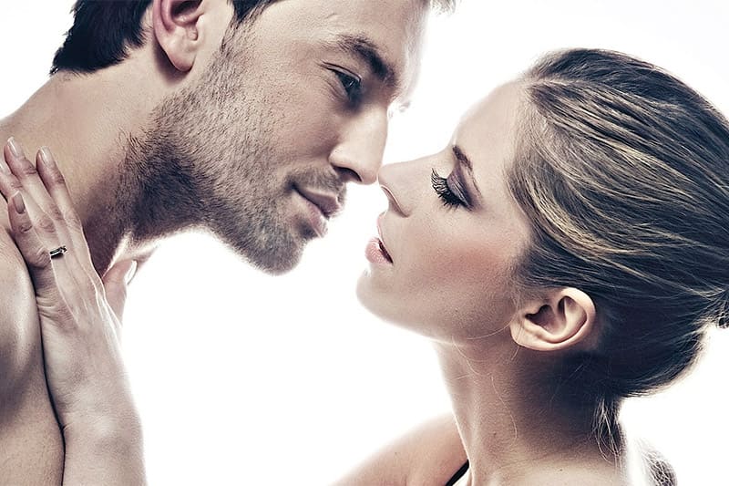 Фото любви мужчины и женщины поцелуй